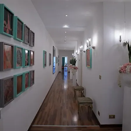 Savoia International_lt_bari Stazione Guest house Bari